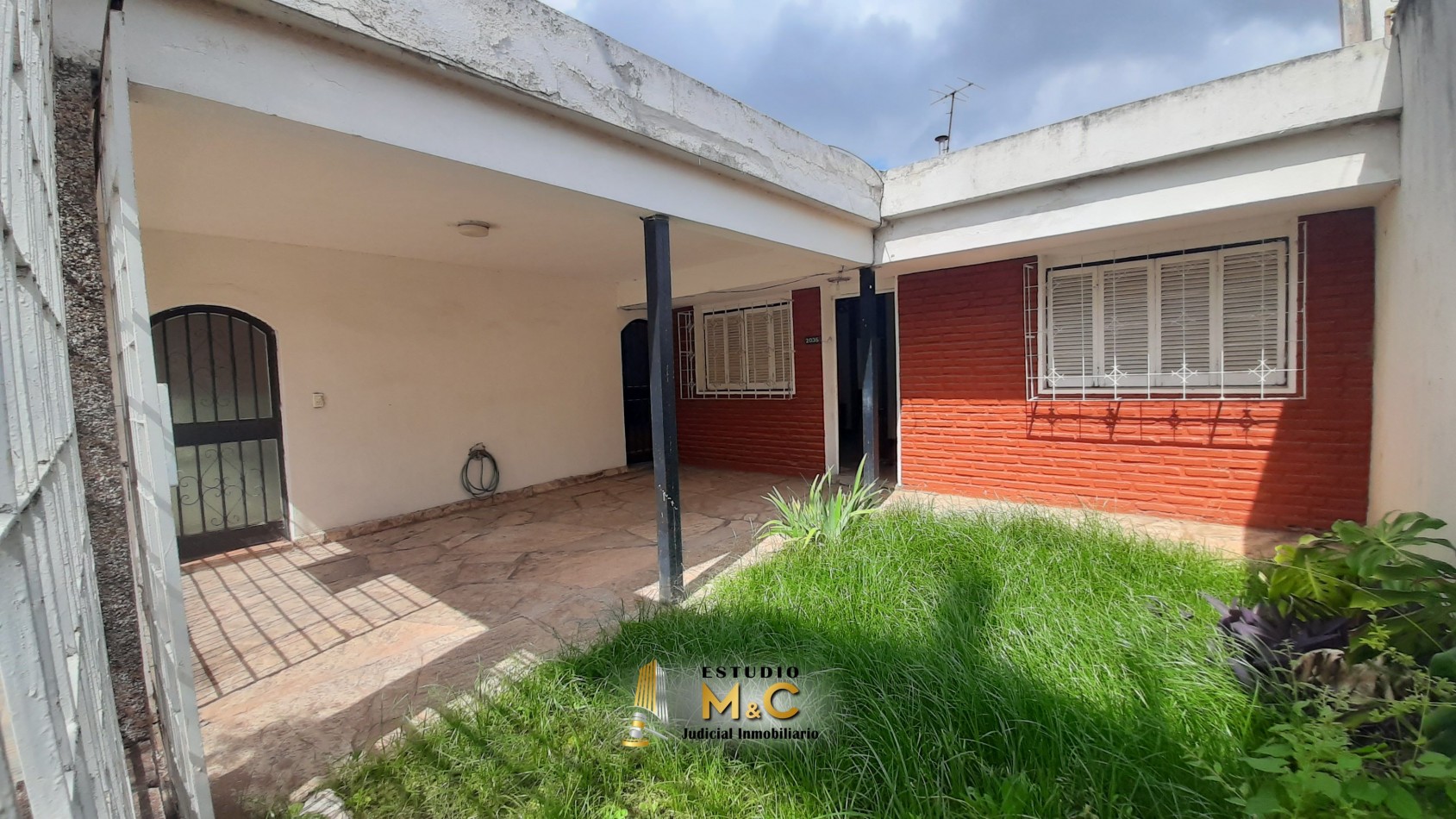 Venta Casa 2 Dorm + Dpto 1 Dorm - B° Empalme