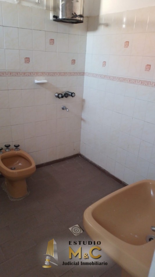 Casa 2 Dormitorios + 2 Departamentos en B° Marques de Sob