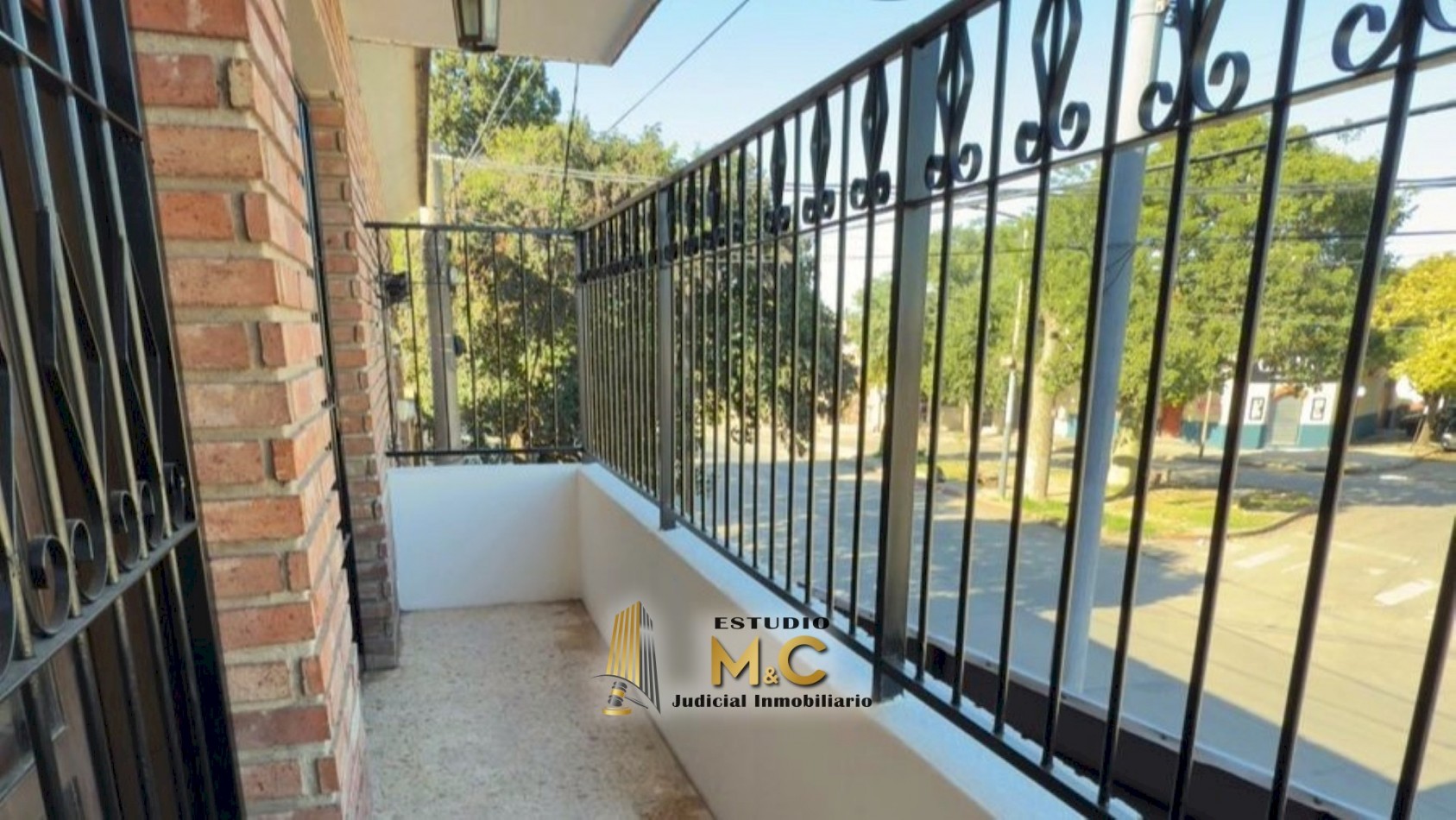 Alquilo - Dpto 2 Dorm con patio en B° Talleres 