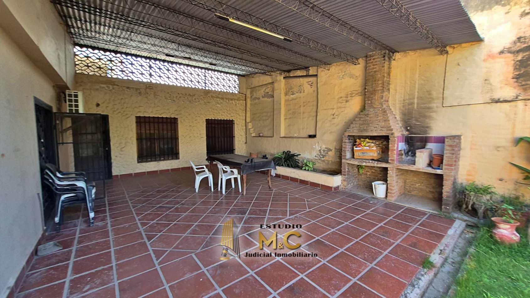 Casa de 235m en lote de 475m - B° Las Palmas