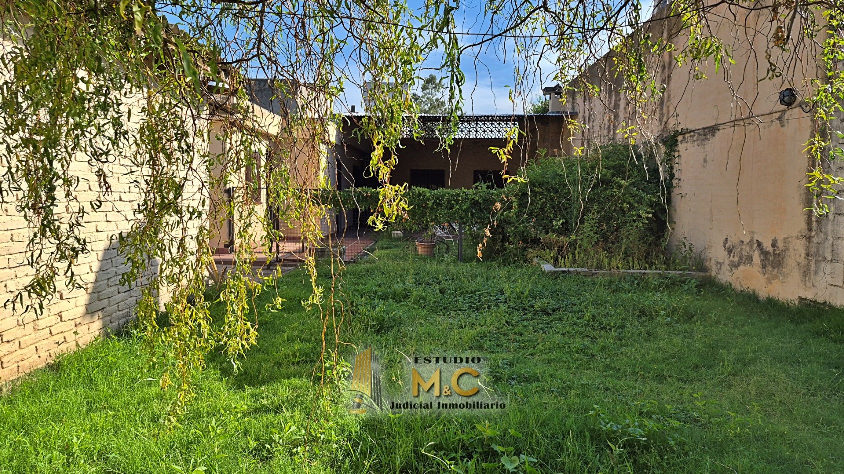 Casa de 235m en lote de 475m - B° Las Palmas