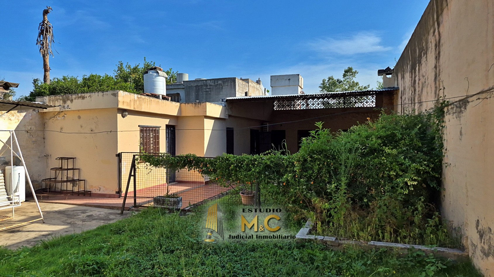 Casa de 235m en lote de 475m - B° Las Palmas