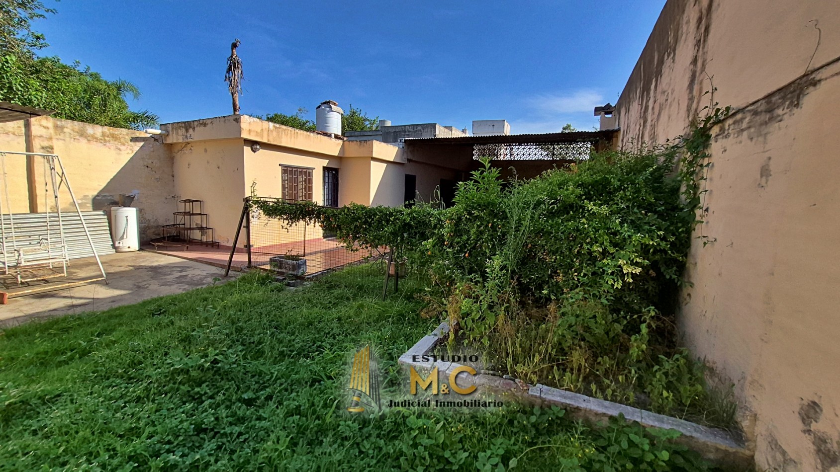 Casa de 235m en lote de 475m - B° Las Palmas