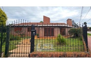 Casa esquina de 3 Dorm en Marques de Sobremonte