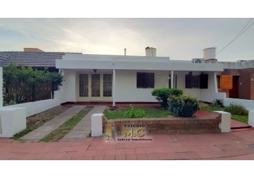 Alquilo Casa 3 Dormitorios en Poeta Lugones